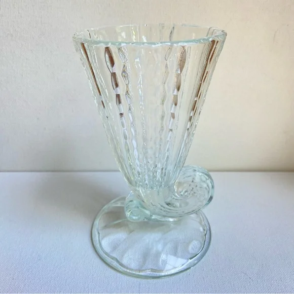 Cornucopia Horn of Plenty vase clear textured glass vintage fluted ribbed - Picture 8 of 8